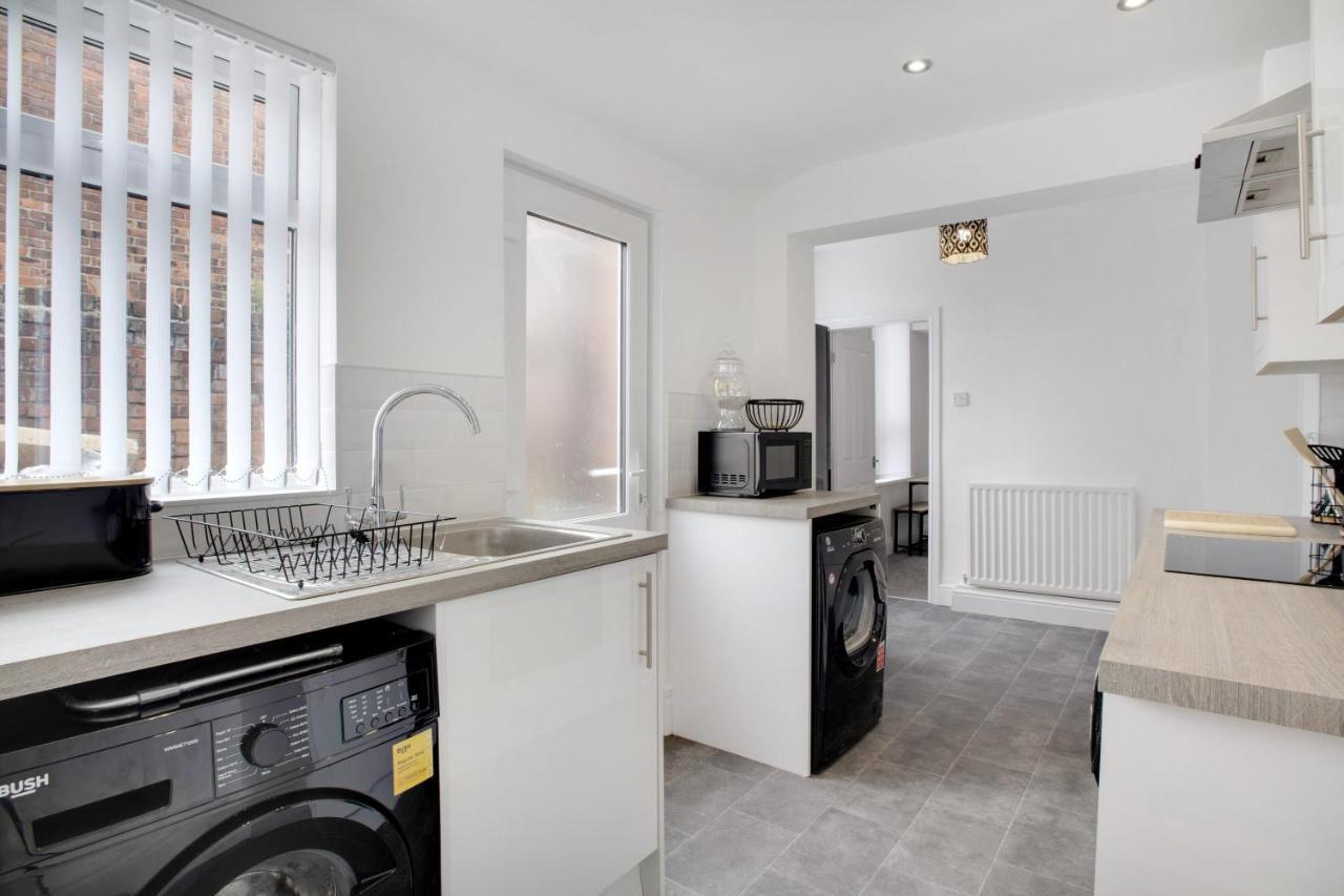 Stunning 4-Bedroom, 2 Bathrooms In Sunderland Sunderland  Exterior foto