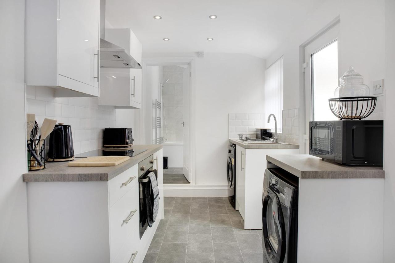 Stunning 4-Bedroom, 2 Bathrooms In Sunderland Sunderland  Exterior foto